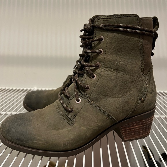 Teva Ankle Booties - Picture 1 of 4